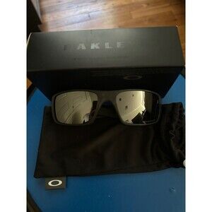 NWT Oakley OO9239-06 Crankshaft Sunglasses Matte Black / Black Iridium Polarized